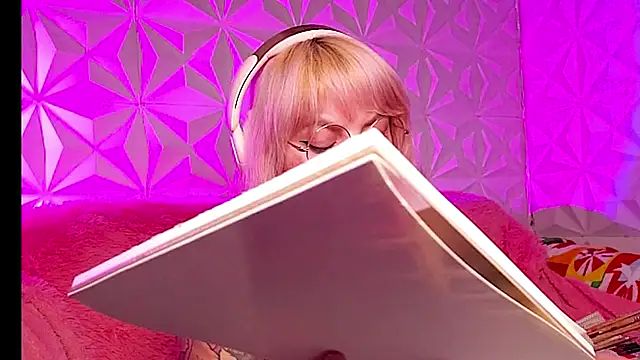 satyn_doll - Satyn_doll's free webcam