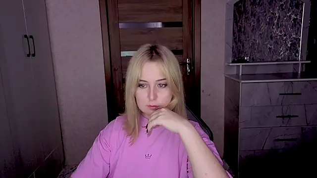 Kristy-Max webcam