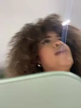 riri_brunnete webcam