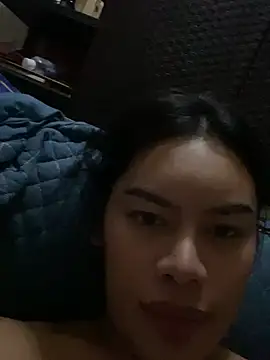 hechanovaa Live Webcam on Stripchat