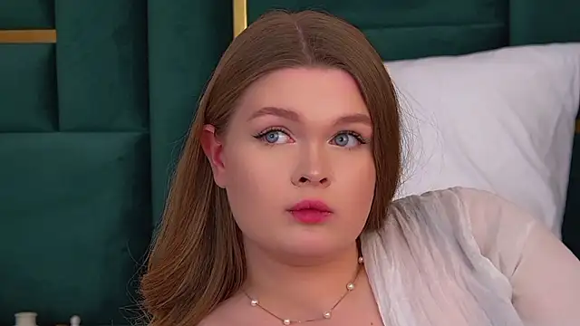 crystallyons - CrystalLyons's free webcam