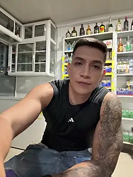 oliverwest04 - OliverWest04's free webcam - UK Sex Cams