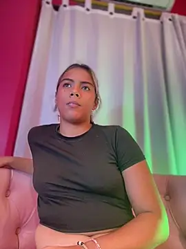 miasizzle - MiaSizzle's free webcam