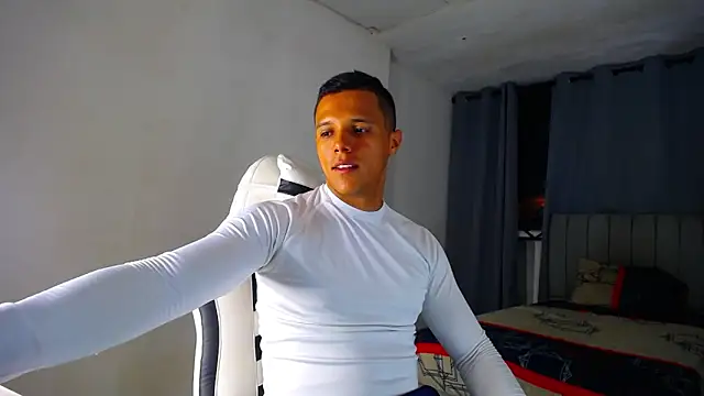 davidangell7 - DavidAngell7's free webcam - UK Sex Cams