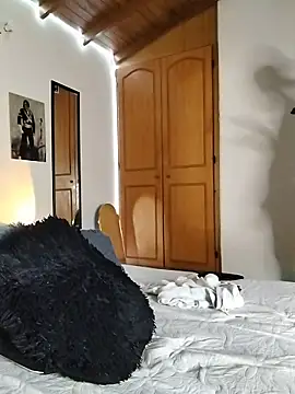 morenosiam - Morenosiam's free webcam - UK Sex Cams