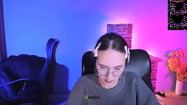 nikole_kitt (G teen) - topless