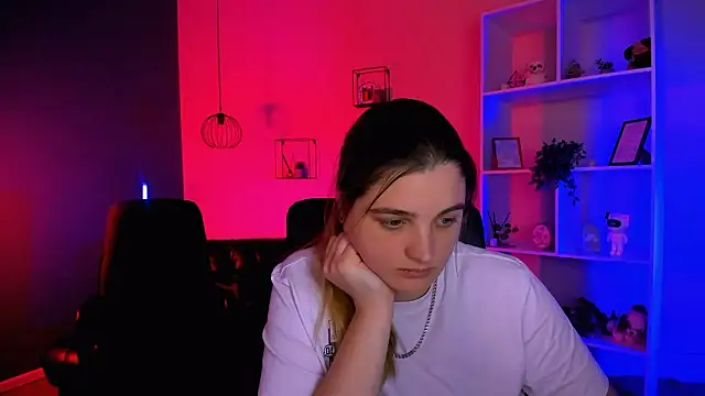 inga_gree (Ask my age) - flach boobs