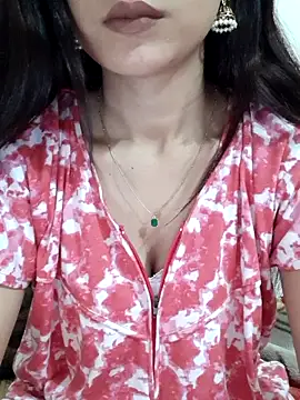 Webcam Model (siya_rani67)  is live.Free join now!