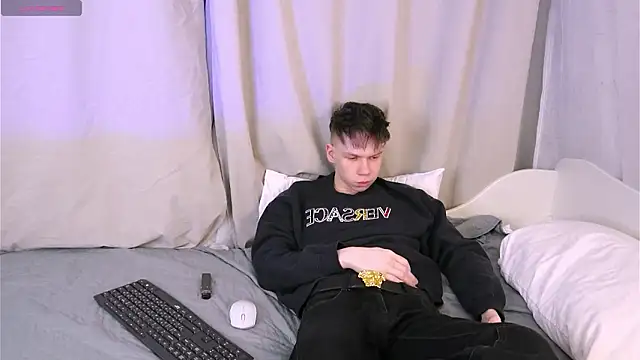 elliot_mars_ (M twink) - jerk off