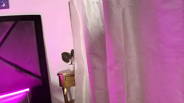 gabrieladurann - GabrielaDurann's free webcam