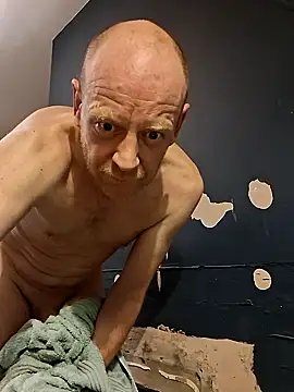 mikman100 (Ask my age) - Show ass