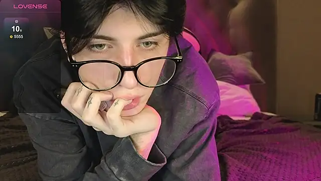 oliver_star_boy_ (M twink) - red ass