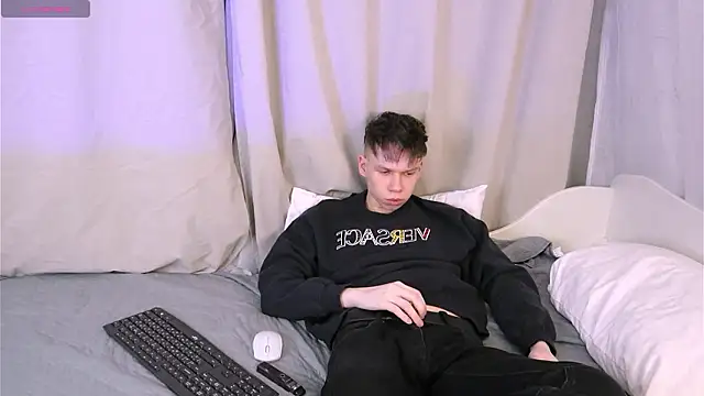 elliot_mars_ (M twink) - jerk off