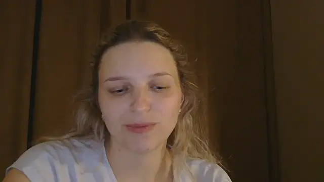 elissky301 - ElisSky301's free webcam