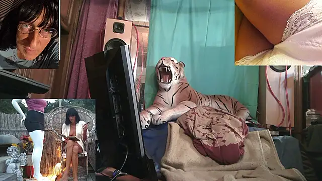 sissidomination (Ask my age) - i will show my cute titties - kiss