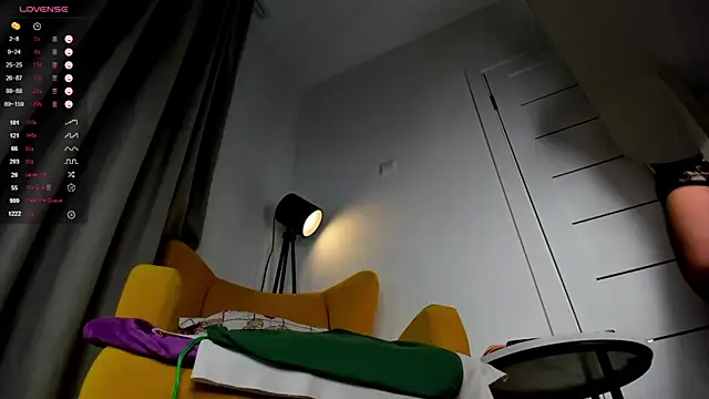 mira_robinsonnn - Mira_robinsonnn's free webcam - UK Sex Cams