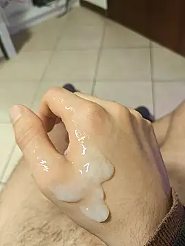 luciferthegenius - LucifertheGenius's free webcam