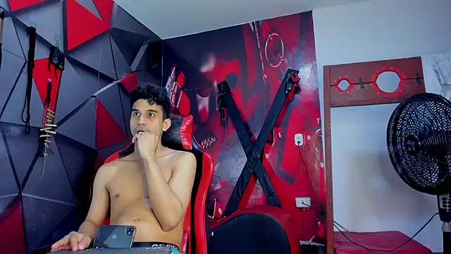 hot_boys_69 - Hot_Boys_69's free webcam