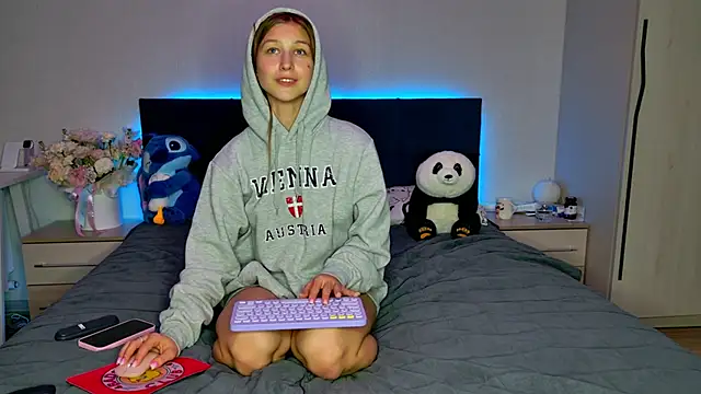 missemilymiller - MissEmilyMiller's free webcam