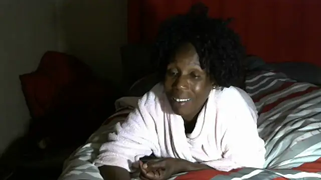 afrogodesss124 - AfroGodesss124's free webcam