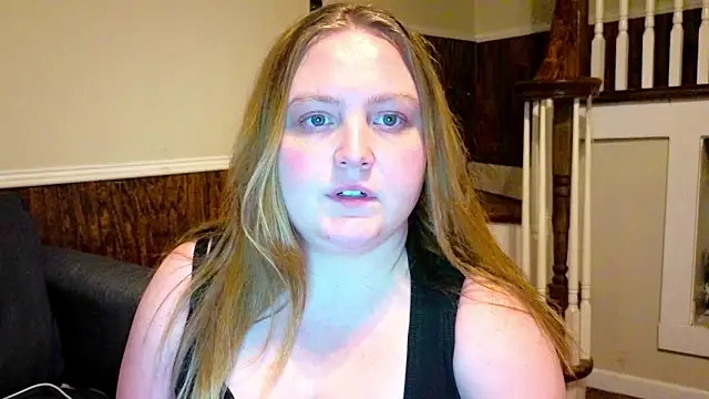 phatassblond - PhatAssBlond's free webcam