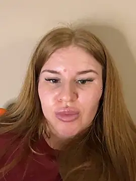 redfoxqueen - RedFoxQueen's free webcam