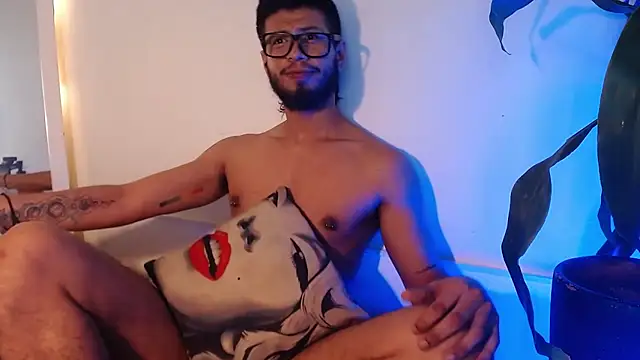 colby_brown03 - Colby_brown03's free webcam