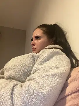 Webcam Model (LollyLove_)  is live.Free join now!