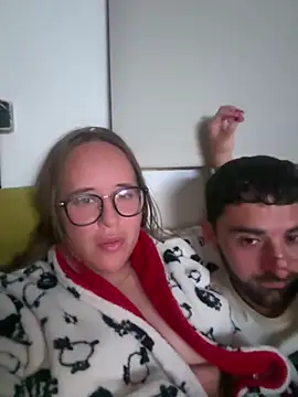 parejacanaria12 - ParejaCanaria12's free webcam - UK Sex Cams