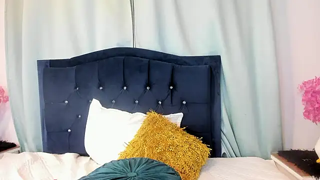 inaya_khalifa (F teen) - Control DOMI X4