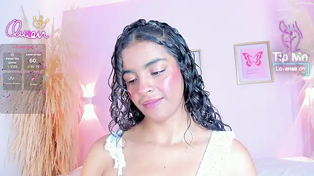 sunnygilmoree - SunnyGilmoree's free webcam