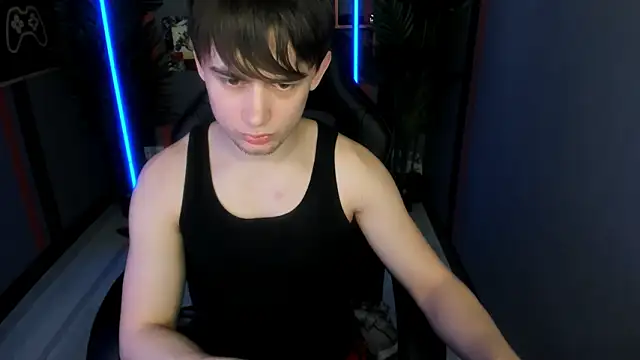 alejandroellias - AlejandroEllias's free webcam - UK Sex Cams