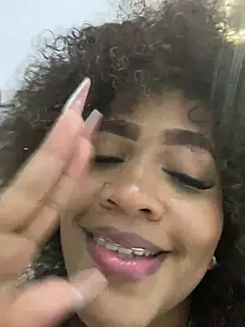 riri_brunnete's Stripchat show and profile