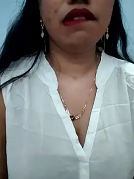 Webcam Model (Haniya-143) is live