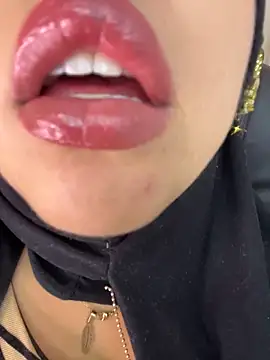 Webcam Model (zahra_Jalid)  is live.Free join now!