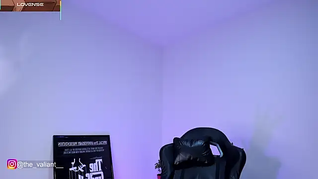 max_valiant1 - Max_valiant1's free webcam