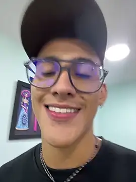 salvadorfit - SalvadorFit's free webcam