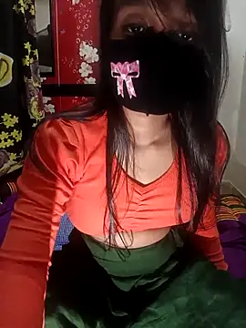 lisa_baby1 (F young) - boobs show