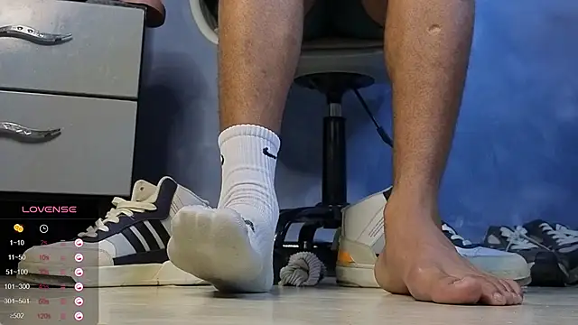 tomlover_12 - TomLover_12's free webcam - UK Sex Cams