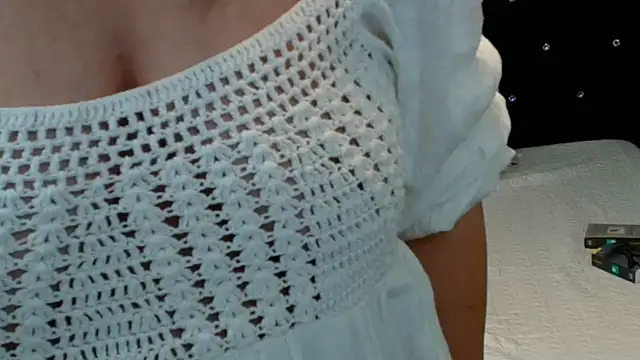 lilly_hott - Lilly_hott's free webcam