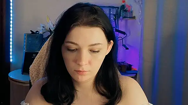 doll_lira - Doll_lira's free webcam