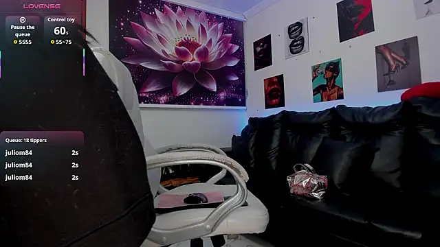 lycoris_19 - Lycoris_19's free webcam