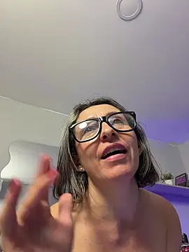 yelena03 - Yelena03's free webcam