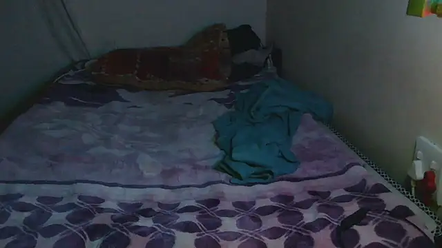 dark-dindy18 - Dark-dindy18's free webcam