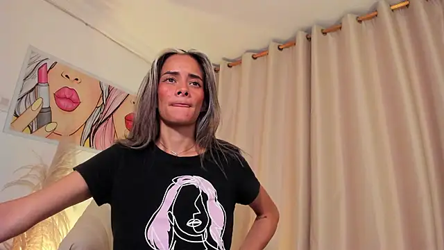 skiinnyana - SkiinnyAna's free webcam