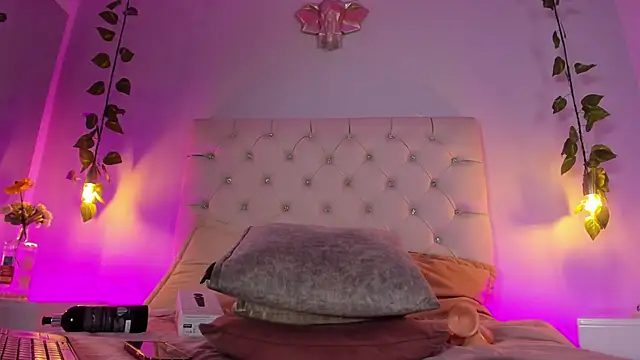 isabella_flowers - Isabella_Flowers's free webcam