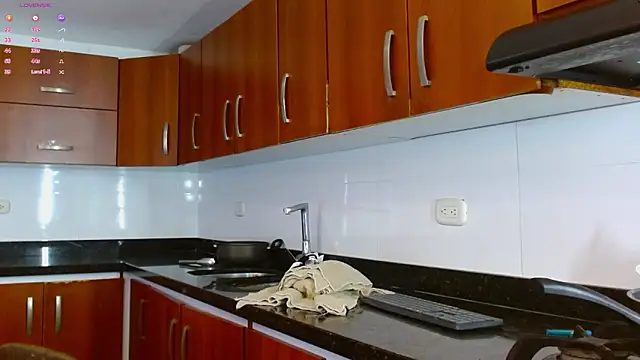 laraa_jeean - Laraa_jeean's free webcam