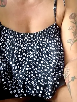 hotmommax - Hotmommax's free webcam