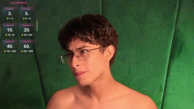 aaron_eze - Aaron_Eze's free webcam - UK Sex Cams