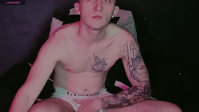 dylanwhite23_ - Dylanwhite23_'s free webcam - UK Sex Cams